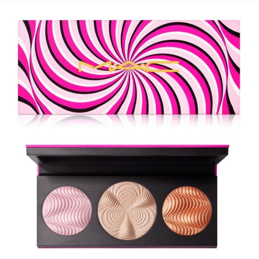 MAC Step Bright Up Extra Dimension Skinfinish Palette: Light